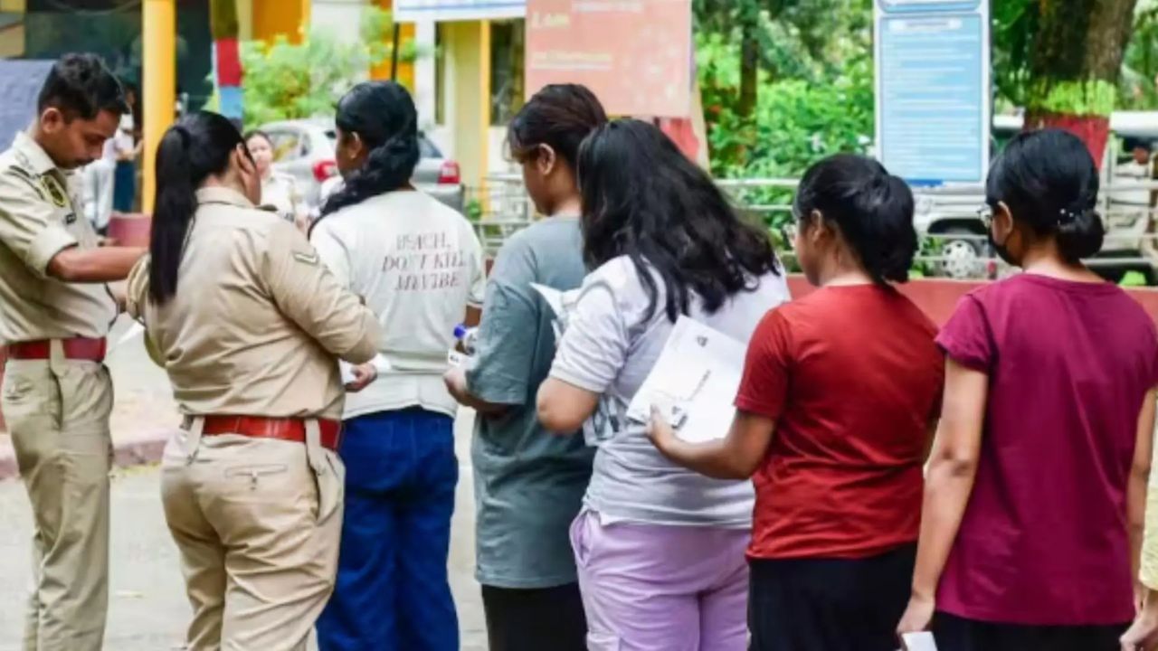 NEET री-एग्जाम 2026: सॉल्वर गैंग, मोबाइल चीटिंग और फर्जी पेपर ने बढ़ाई चिंता