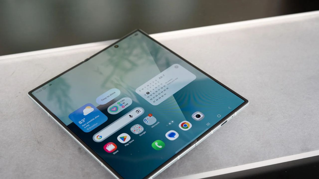 Samsung की नई Flex Titanium Display टेक्नोलॉजी, अब पहले से ज्यादा मजबूत और स्लिम होंगे फोल्डेबल फोन - NewsNation Online Samsung की नई Flex Titanium Display टेक्नोलॉजी, अब पहले से ज्यादा मजबूत और स्लिम होंगे फोल्डेबल फोन