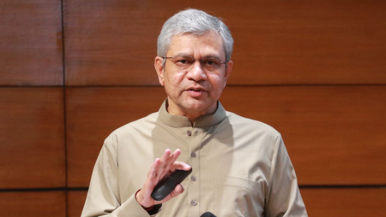 भारतीय रेलवे में 12 साल में 5.56 लाख नौकरियां, संसद में रेल मंत्री अश्विनी वैष्णव ने दिए बड़े आंकड़े - NewsNation Online भारतीय रेलवे में 12 साल में 5.56 लाख नौकरियां, संसद में रेल मंत्री अश्विनी वैष्णव ने दिए बड़े आंकड़े