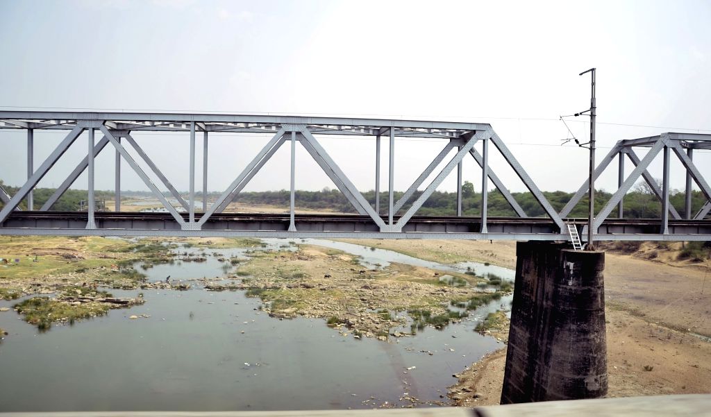 नागपुर के पास कान्हान नदी की प्रतिनिधि तस्वीर