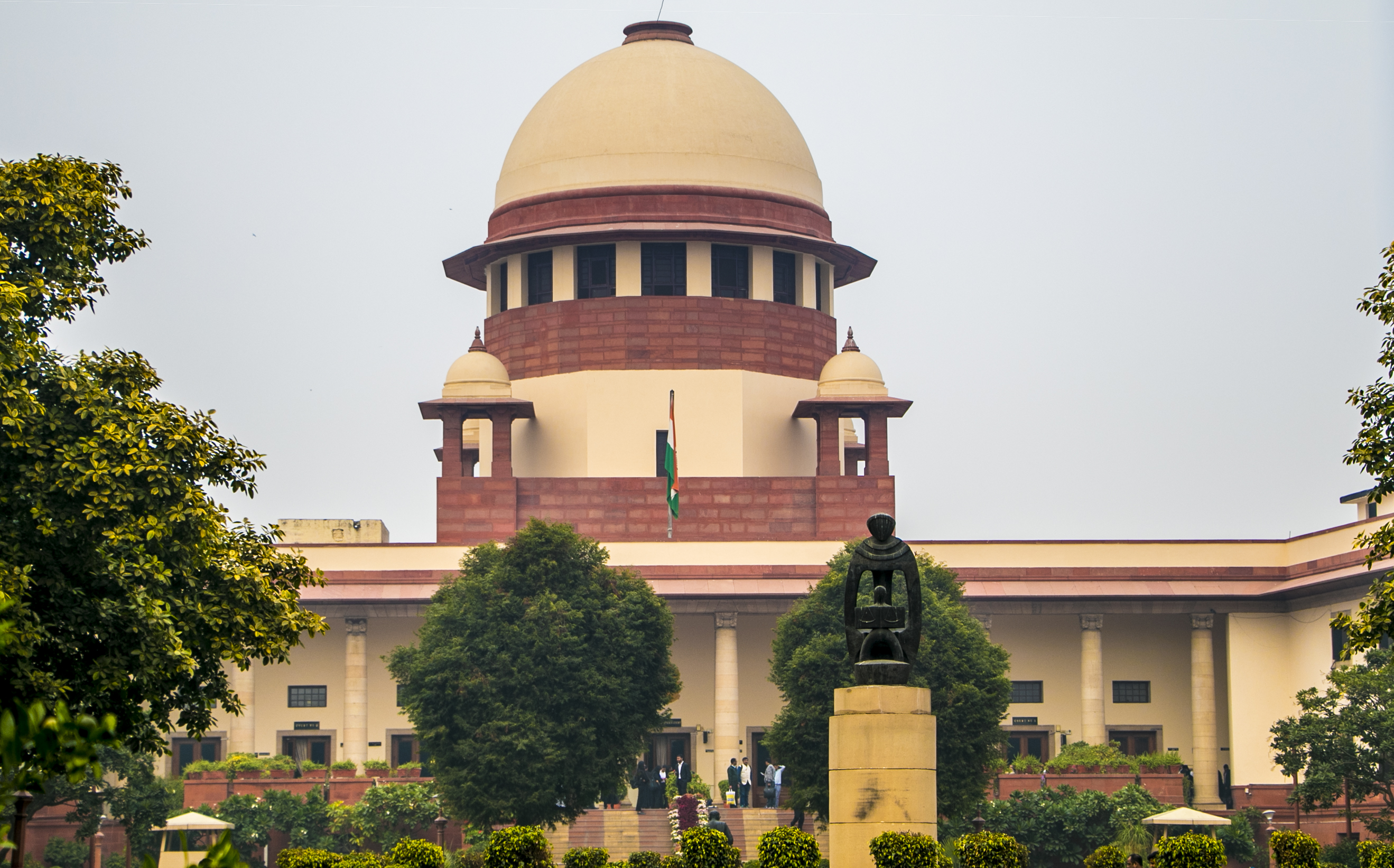 नई दिल्ली स्थित भारत के सुप्रीम कोर्ट का भवन, फॉर्म-6 और एसआईआर विवाद की खबर के लिए