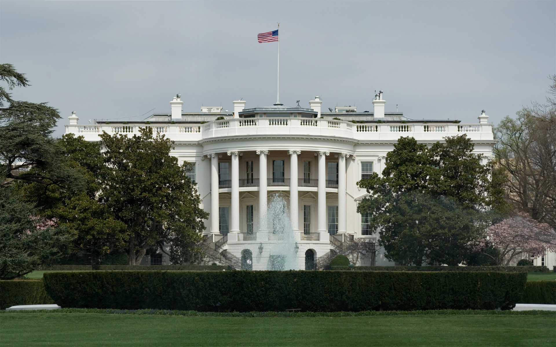 White House exterior, archival photograph illustrating federal government advertising court case