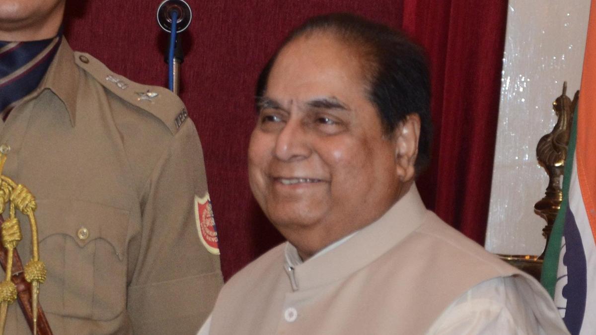 DY Patil educationist and former Governor of Tripura Bihar and Bengal passes away at 90 - NewsNation Online D.Y. Patil, educationist and former Governor of Tripura, Bihar, and Bengal, passes away at 90