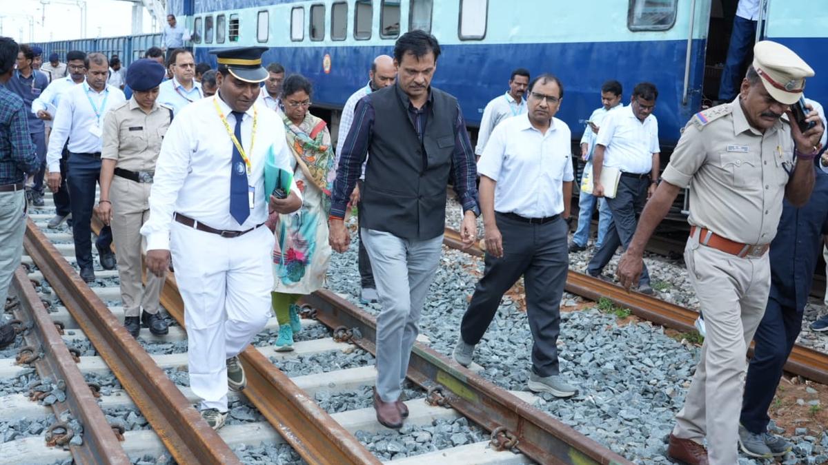 SCoR GM reviews amenities at Markapuram Railway Station