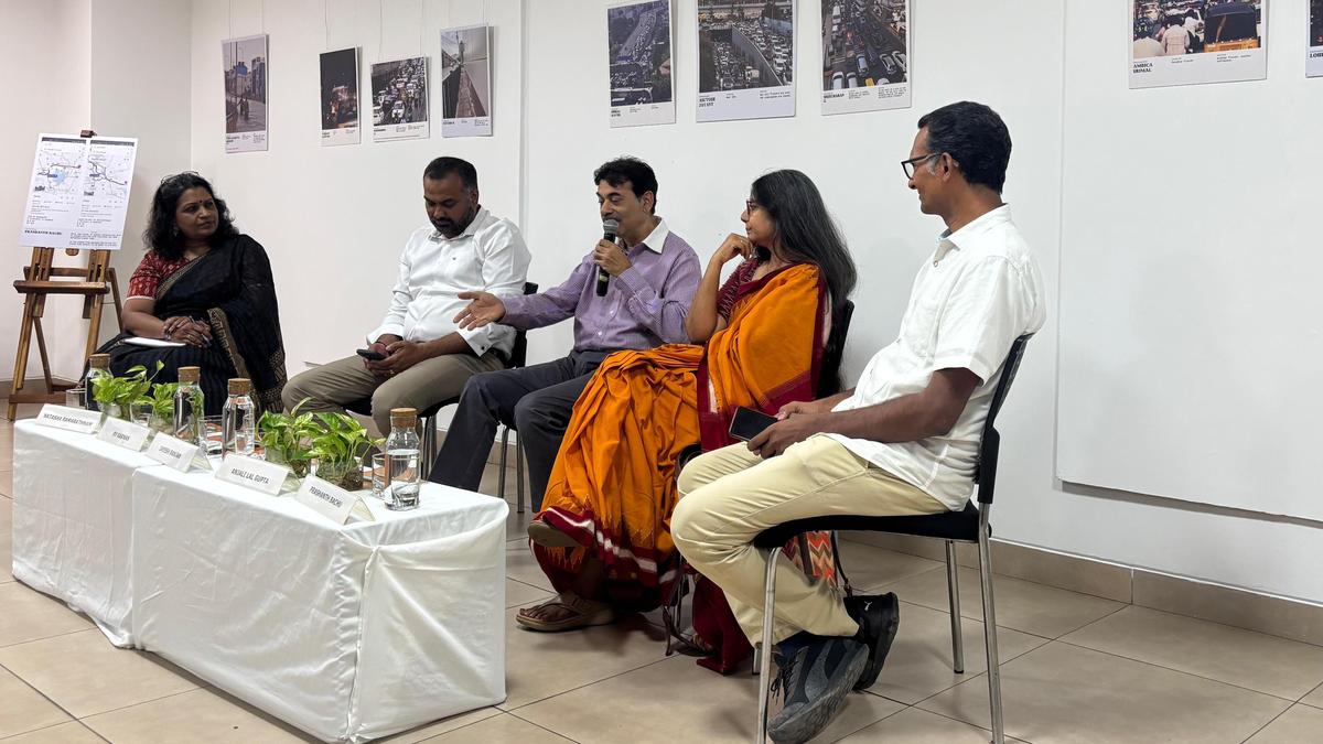 Officials emphasise sustainable public transport solutions to address chronic traffic congestion and improve urban mobility in Hyderabad - NewsNation Online Officials emphasise sustainable public transport solutions to address chronic traffic congestion and improve urban mobility in Hyderabad