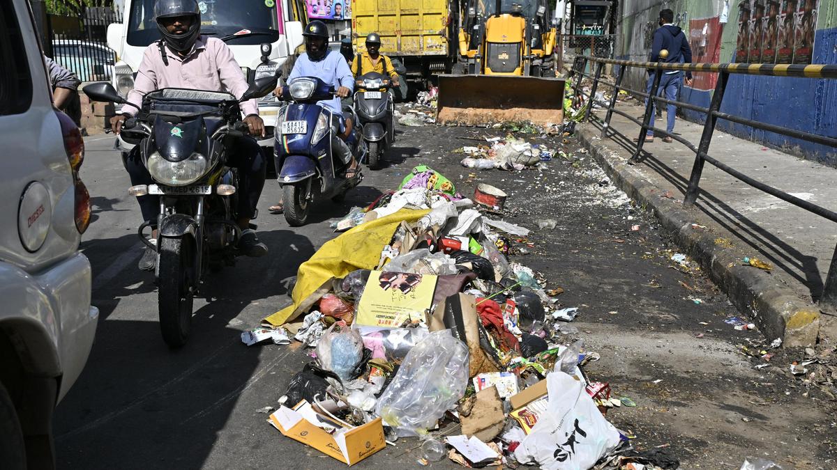FIR against four persons for dumping garbage at cleared blackspot in Bengaluru - NewsNation Online FIR against four persons for dumping garbage at cleared blackspot in Bengaluru