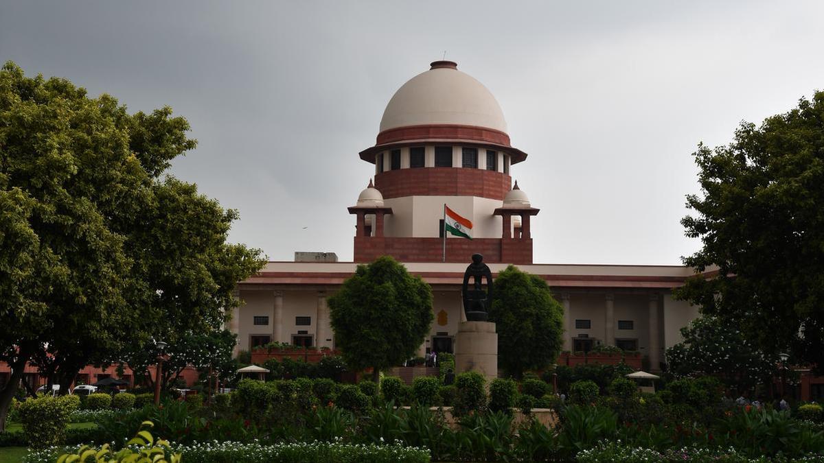 Police must meet student protests with non-violence but must be armed with protective gear for they too are human SC tells govt - NewsNation Online Police must meet student protests with ‘non-violence’, but must be armed with protective gear, for they too are human: SC tells govt